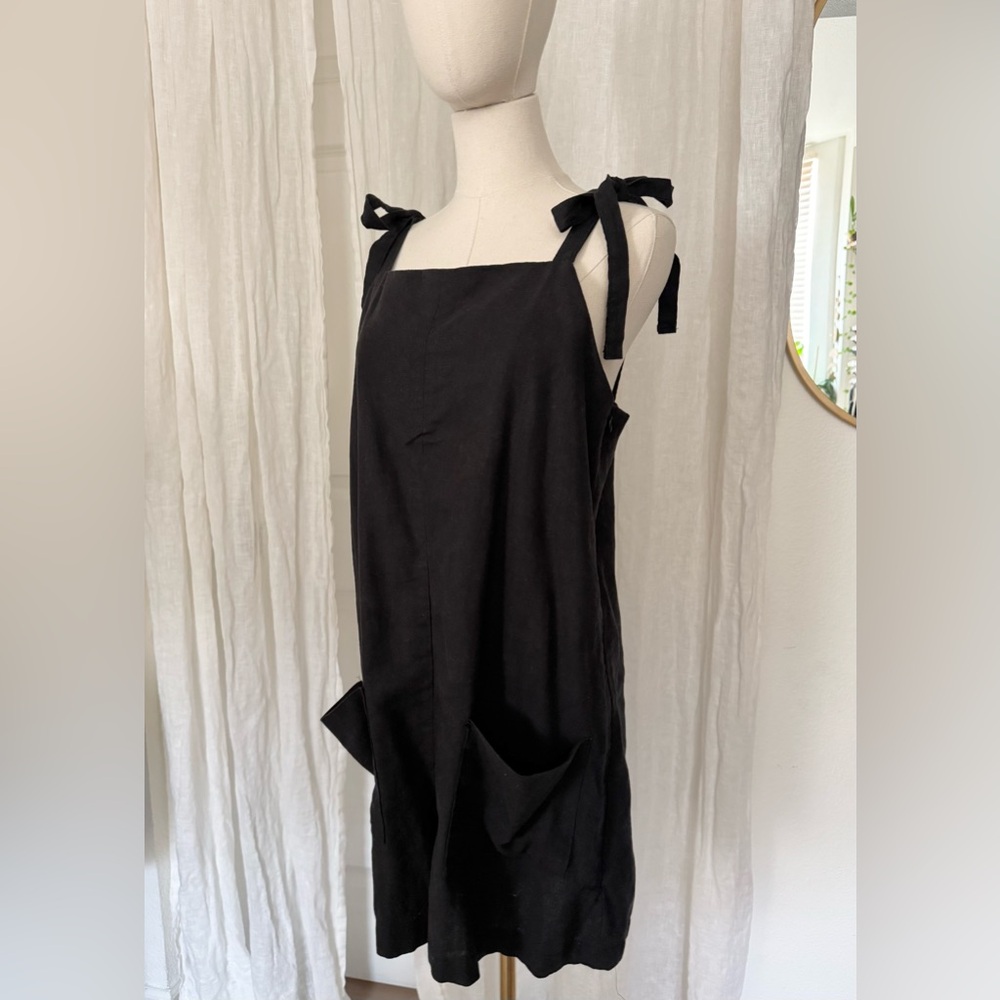 Black Linen Romper with Pockets - Picture 2 of 7